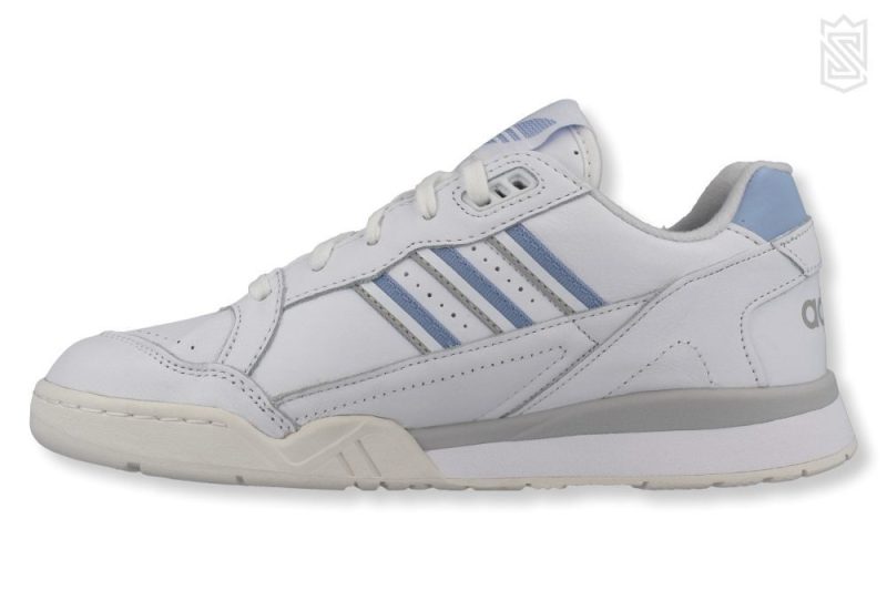 adidas a.r. trainer weiss hellblau g27715 2