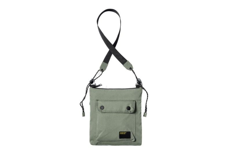 carhartt wip haste strap bag gruen i032191 1yf xx 06 01