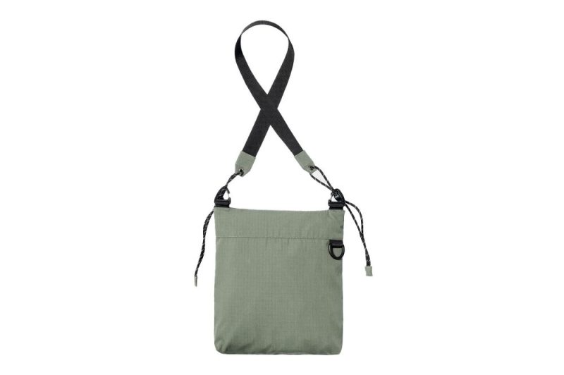 carhartt wip haste strap bag gruen i032191 1yf xx 06 02