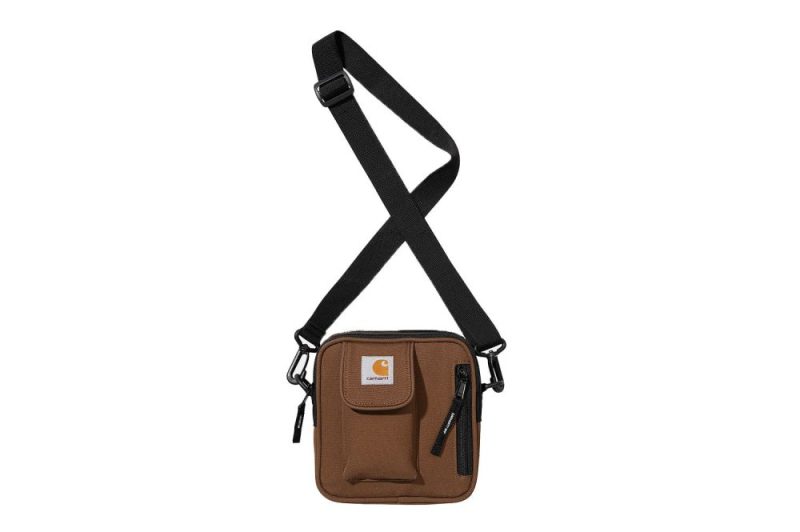 carhartt wip small essentials bag dunkelbraun i031470 1cn xx 06 tamarind 01