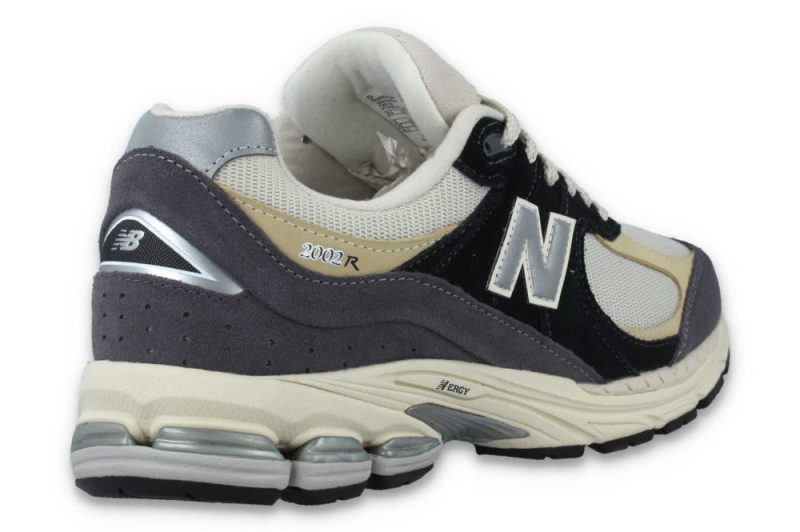 new balance m 2002 rsh grau beige m2002rsh 4