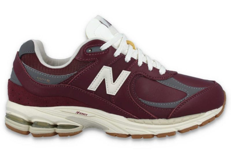 new balance m2002rvh weinrot m2002rvh 01