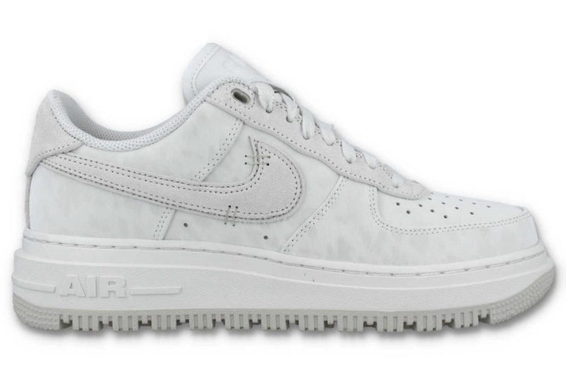 nike air force 1 luxe weiss dd9605 100 01