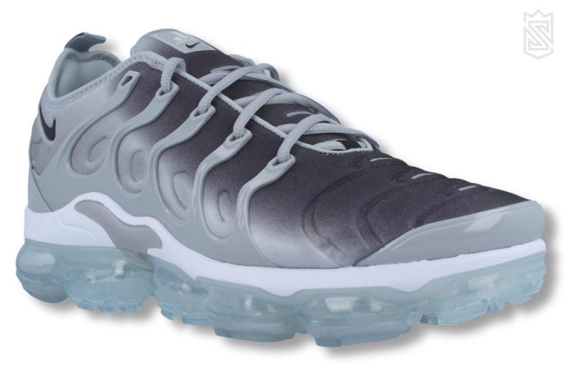 nike air vapormax plus grau 924453 007 1