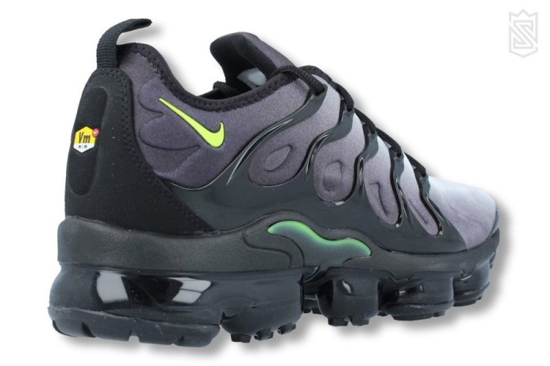 nike air vapormax plus schwarz 924453 009 3