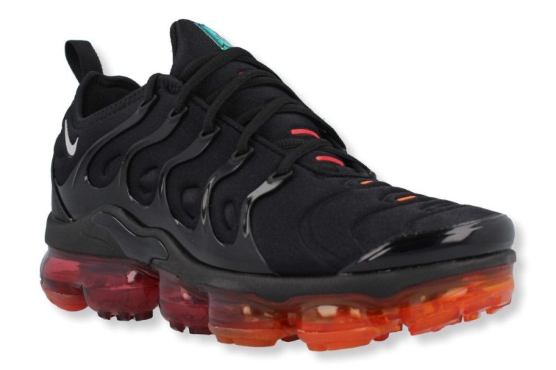 nike air vapormax plus schwarz orange cv1645 001 1