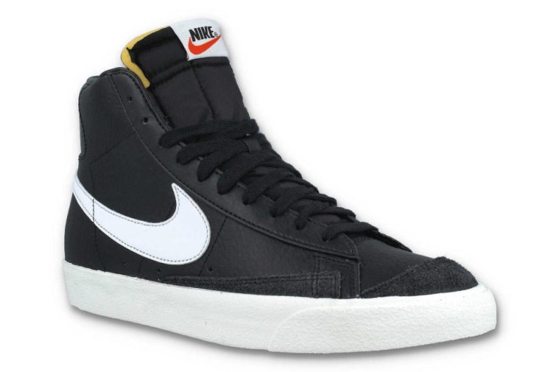 nike blazer mid 77 vintage schwarz bq6806 002 01