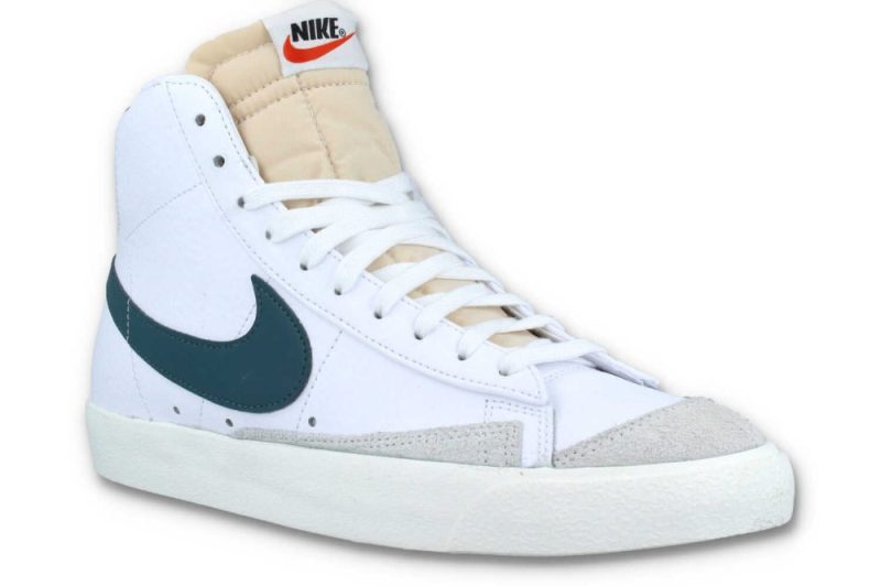 nike blazer mid 77 weiss grun bq6806 112 1