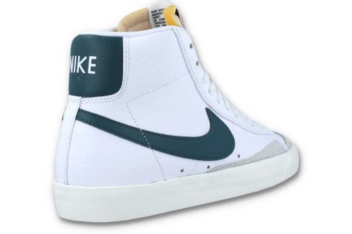 nike blazer mid 77 weiss grun bq6806 112 3