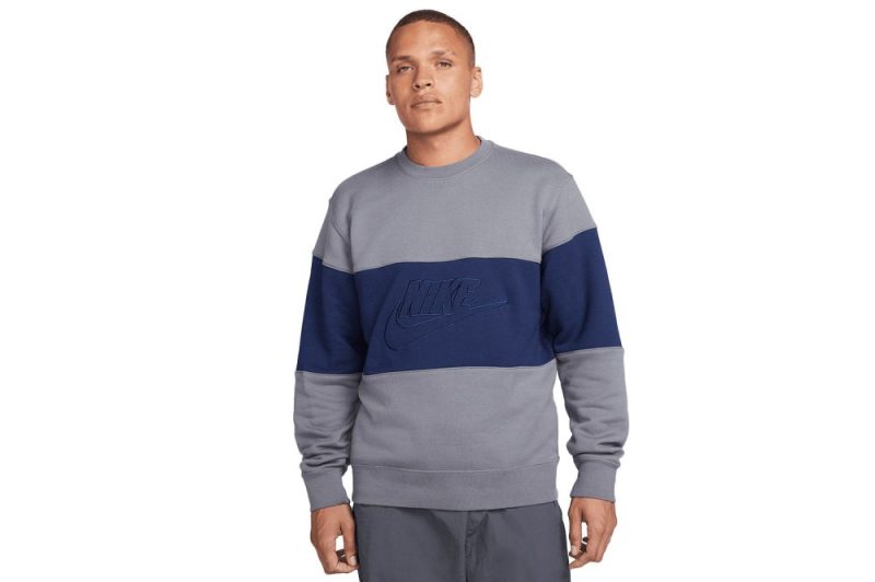 nike club color blocked crewneck grau blau fb7848 084 01