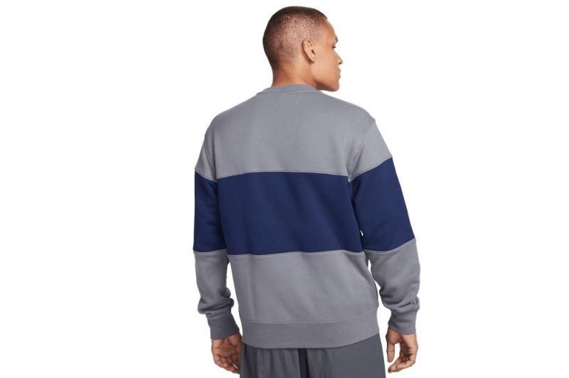 nike club color blocked crewneck grau blau fb7848 084 02