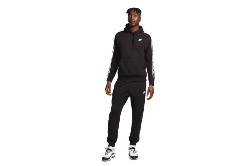 nike club fleece graphic hooded tracksuit schwarz fb7296 010 01