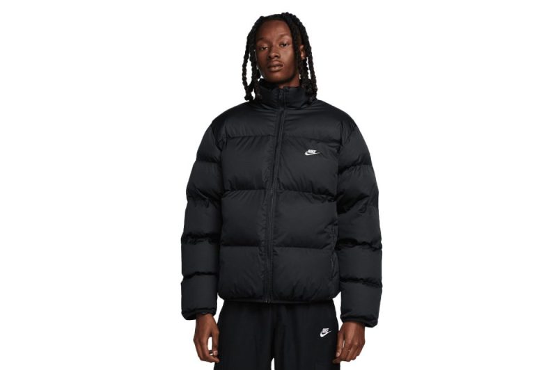 nike club puffer jacket schwarz fb7368 010 01