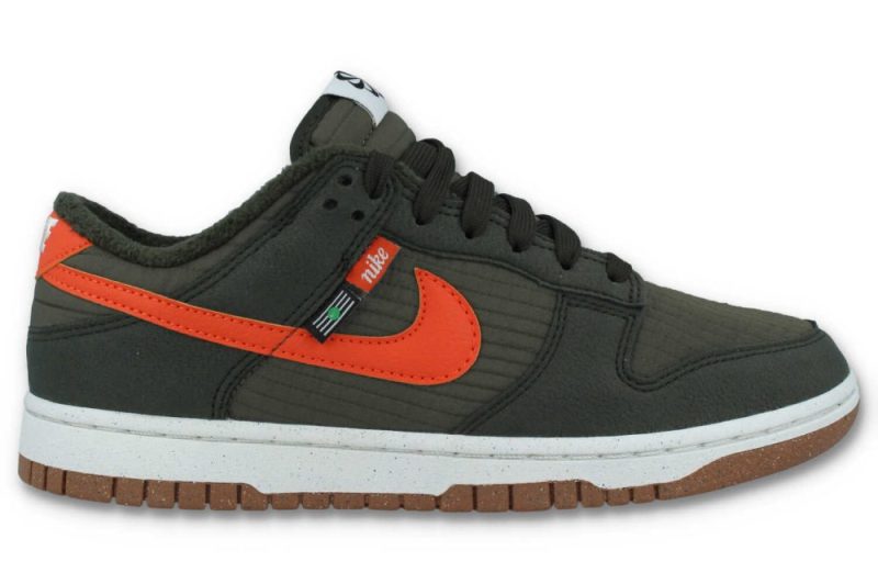 nike dunk low retro next nature gruen dd3358 300