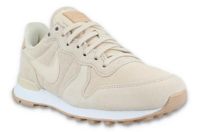 nike internationalist w beige dv6980 200 02