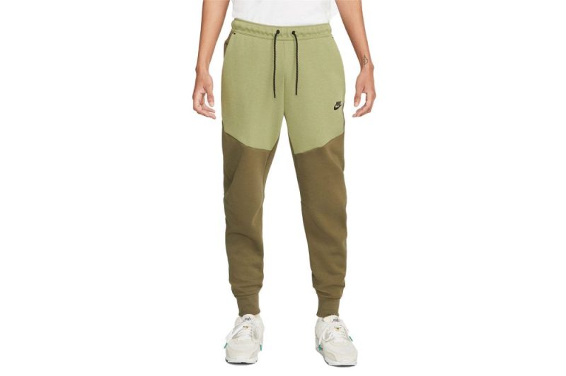 nike nsw tech fleece jogger gruen cu4495 222 01