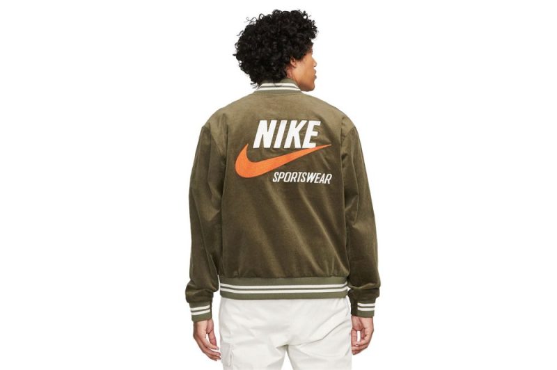 nike trend bomber jacket gruen dv9997 325 02