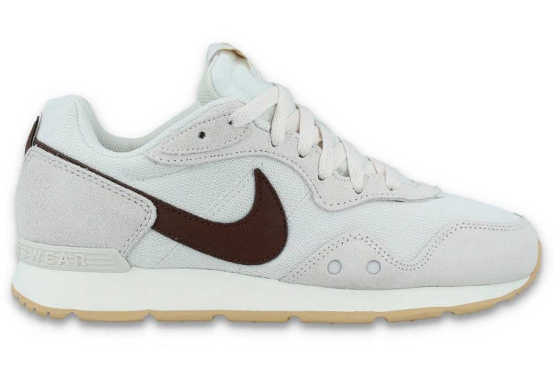 nike venture runner beige ck2948 007 1