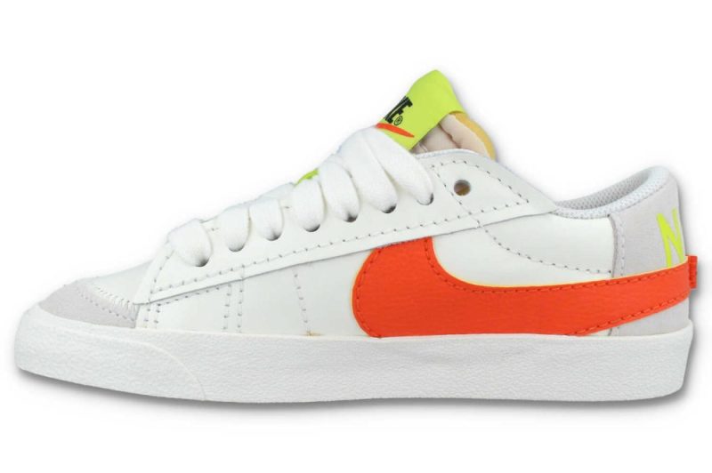 nike w blazer low jumbo weiss orange dq1470 103 03