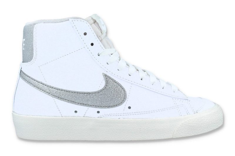 nike w blazer mid 77 ess weiss dq7574 100 1