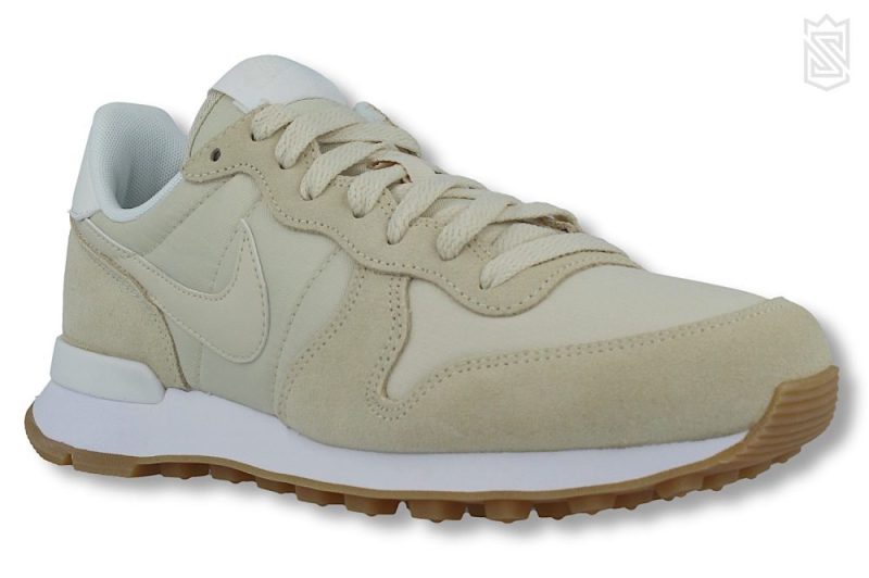 nike wmns internationalist fossil 828407 206 1