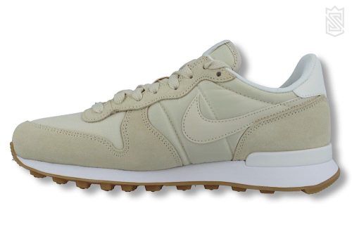 nike wmns internationalist fossil 828407 206 2