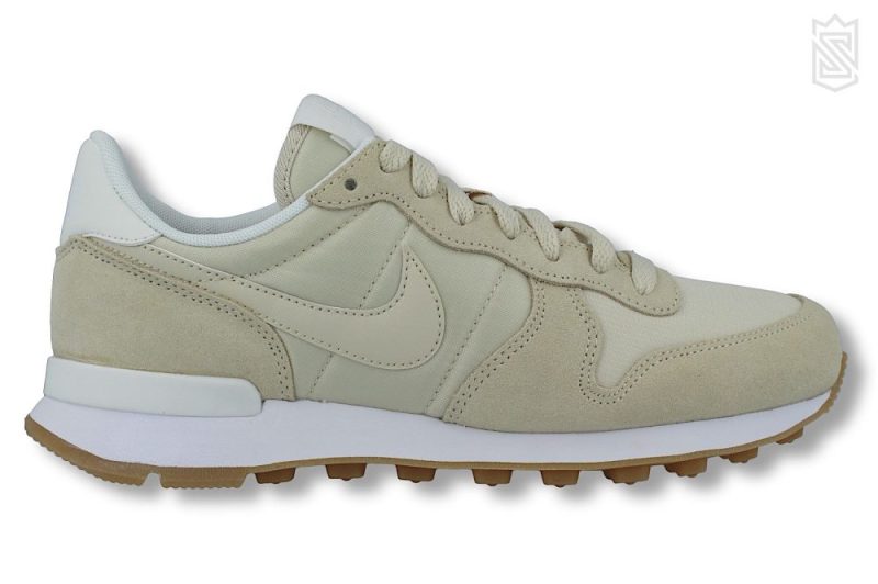 nike wmns internationalist fossil 828407 206