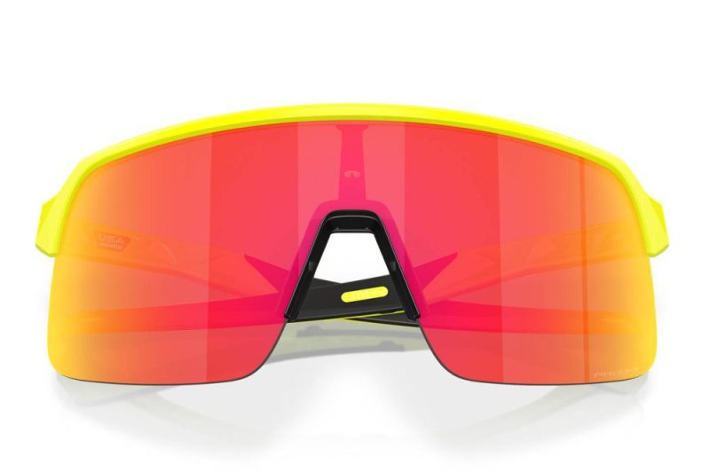 oakley sutro lite inner spark collection volt oo9463 6739 4