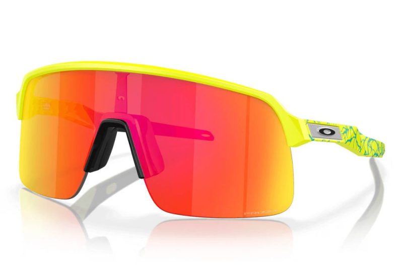 oakley sutro lite inner spark collection volt oo9463 6739 8